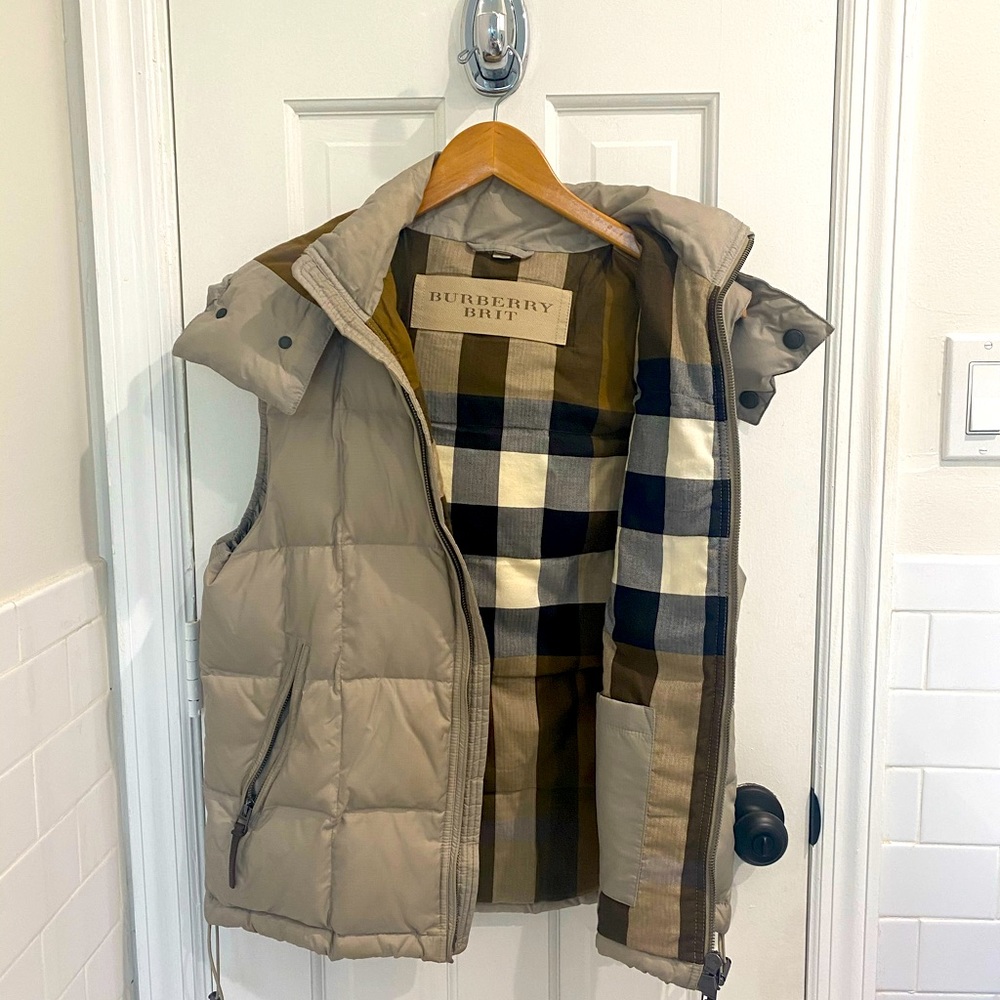Mint condition Men’s Burberry vest authentic